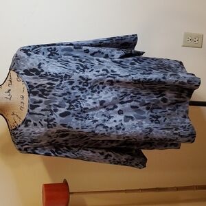 Jennifer Hudson Collection Animal print oversized top size Large